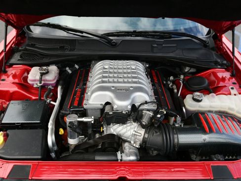 Used 2016 Dodge Challenger SRT Hellcat RWD image 18