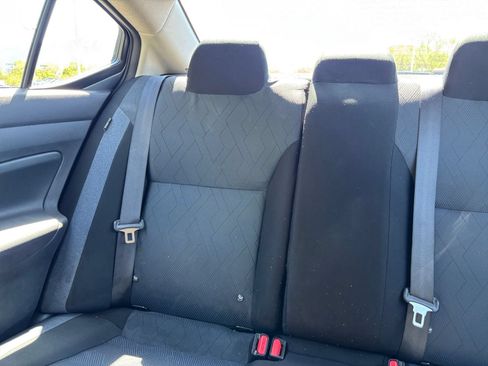 Used 2025 Nissan Versa SV FWD image 37