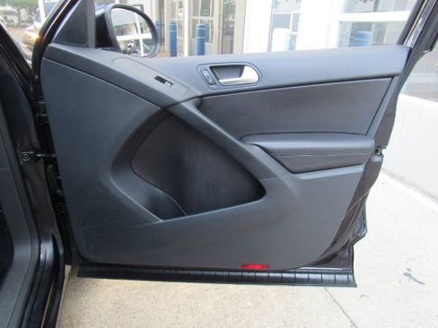 Used 2017 Volkswagen Tiguan Wolfsburg Edition image 18
