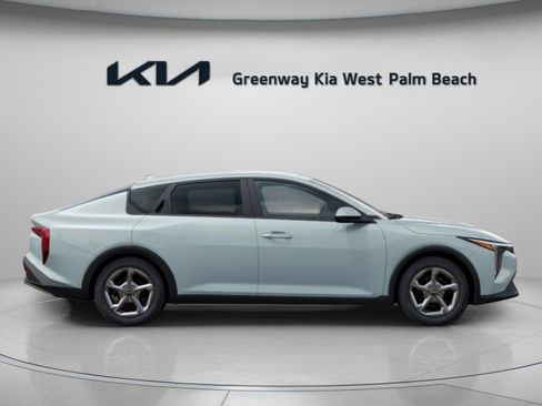 New 2026 Kia K4 FWD image 9