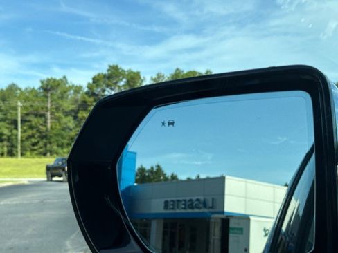 New 2025 Chevrolet Suburban Premier image 41