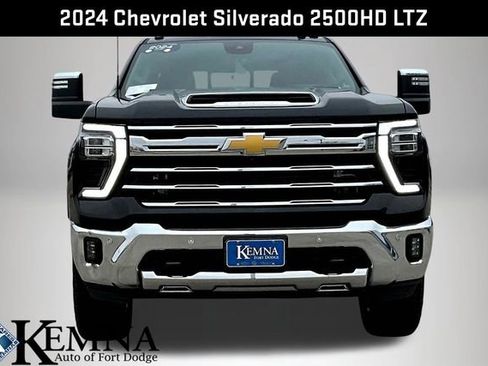 Used 2024 Chevrolet Silverado 2500 LTZ w/ LTZ Premium Package image 2