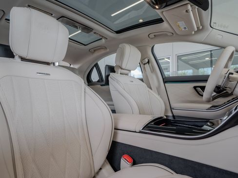 Used 2025 Mercedes-Benz S 63 AMG S image 33