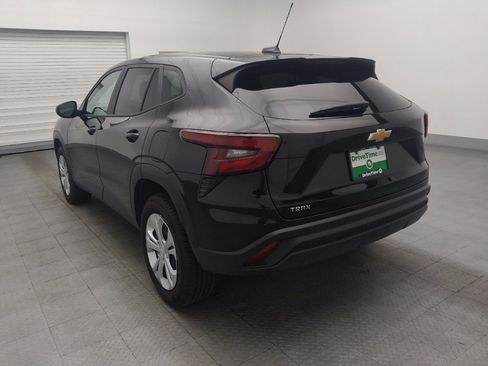 Used 2025 Chevrolet Trax LS FWD image 5