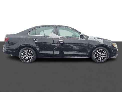 Used 2018 Volkswagen Jetta Wolfsburg Edition image 3