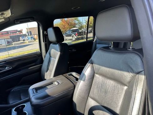 Used 2021 Chevrolet Suburban LT image 8