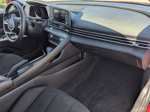 Used 2023 Hyundai Elantra SEL w/ Cargo Package FWD image 31