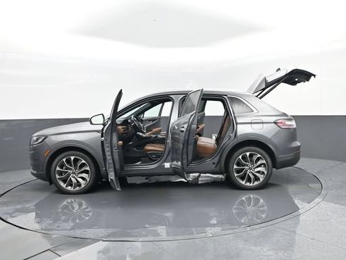 Used 2021 Lincoln Nautilus Reserve AWD/4WD image 34