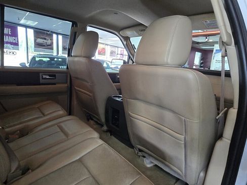 Used 2014 Ford Expedition EL XLT w/ Equipment Group 202A AWD/4WD image 19