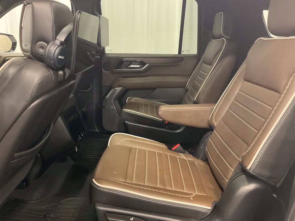 Used 2025 GMC Yukon XL Denali Ultimate w/ LPO, Floor Liner Package AWD/4WD image 34