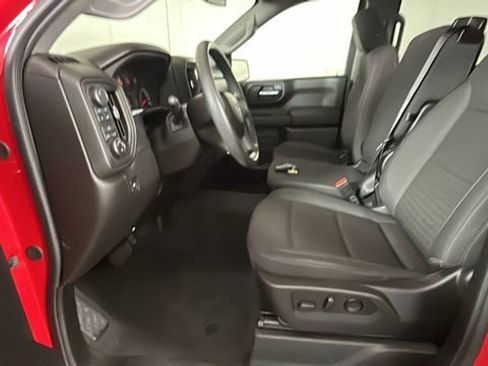 Used 2024 Chevrolet Silverado 1500 Custom w/ Dark Appearance Package AWD/4WD image 11