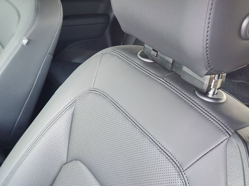 Certified 2025 Land Rover Defender 90 S image 17