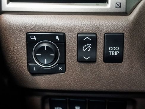 Used 2016 Lexus GX 460 w/ Premium Package AWD/4WD image 22