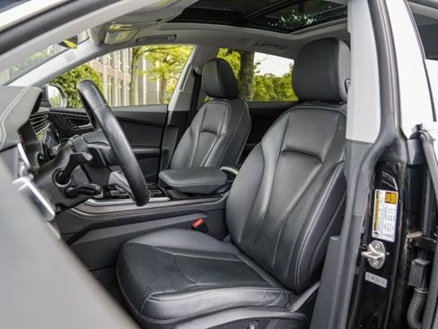 Used 2023 Audi Q8 Premium Plus w/ Premium Plus Package AWD/4WD image 38