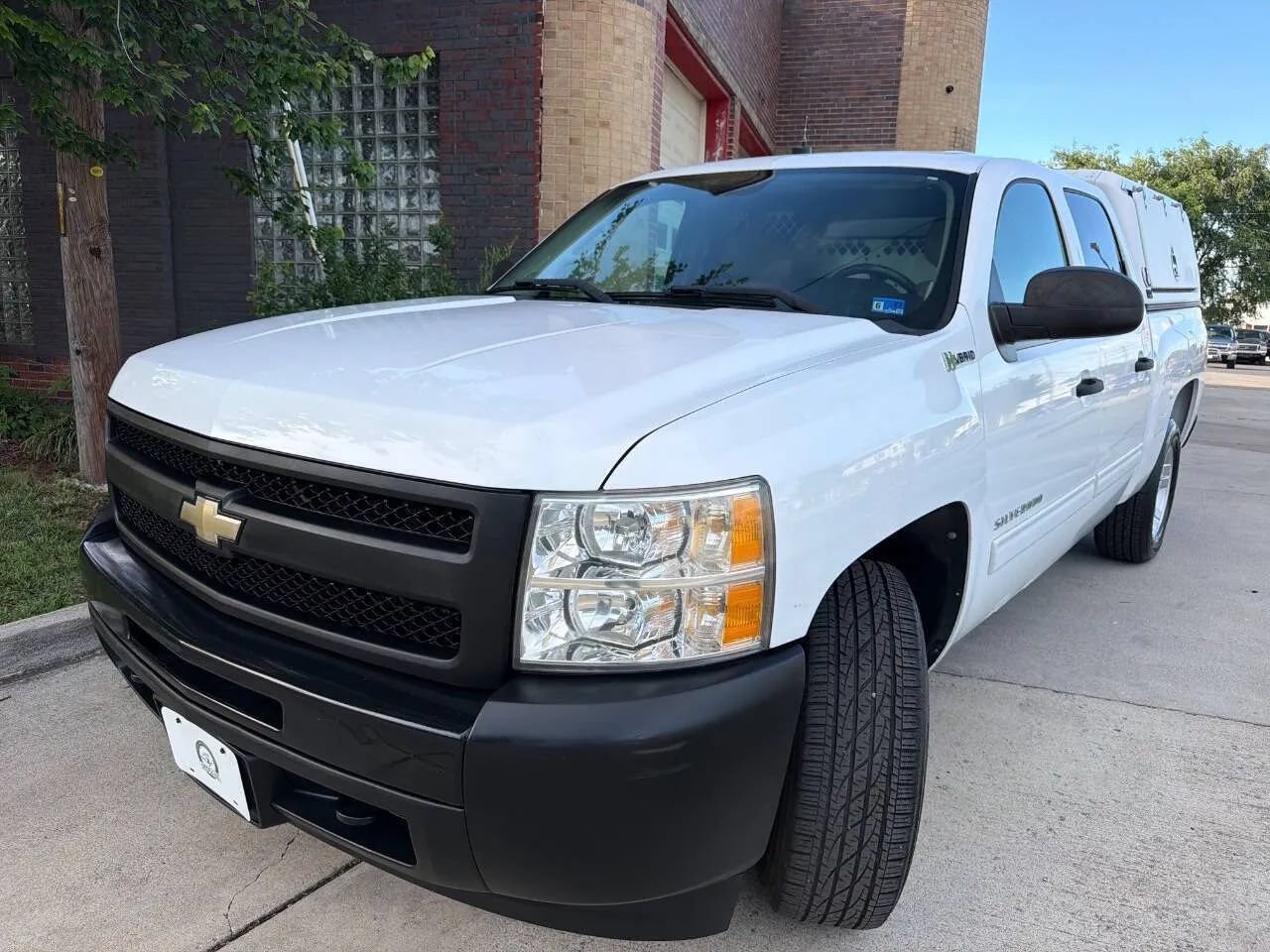 Used 2010 Chevrolet Silverado 1500 2WD Crew Cab Hybrid image 2