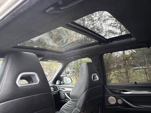 Used 2016 BMW X5 M image 35