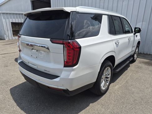 Used 2024 GMC Yukon SLT AWD/4WD image 3