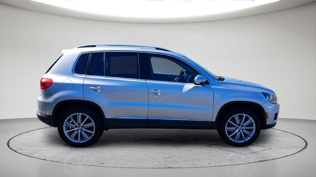 Used 2012 Volkswagen Tiguan SE AWD/4WD image 4