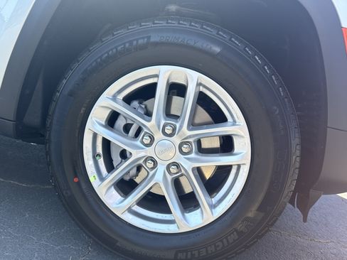 New 2026 Jeep Grand Cherokee Laredo RWD image 15