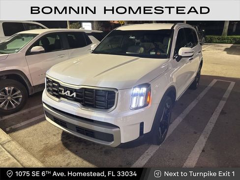 Used 2023 Kia Telluride S image 1