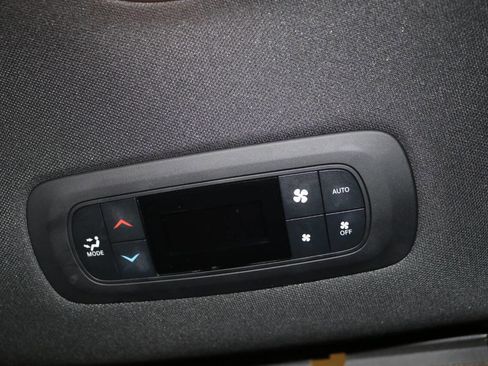 Used 2022 Chrysler Pacifica Touring-L w/ S Appearance Package FWD image 60