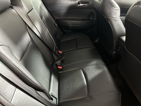 Used 2025 Toyota Corolla Cross XLE FWD image 24