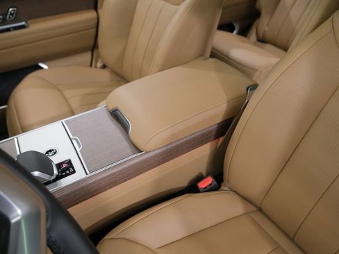 Used 2026 Land Rover Range Rover Long Wheelbase SE image 34