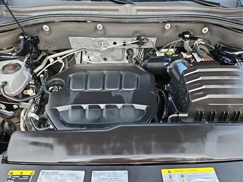 Used 2025 Volkswagen Atlas SE FWD image 23