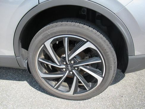 Used 2023 Lincoln Corsair Reserve FWD image 5