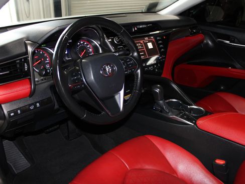 Used 2020 Toyota Camry XSE FWD image 22