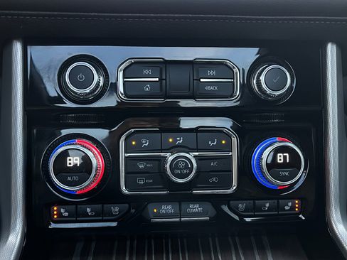 Used 2024 GMC Yukon XL Denali image 58