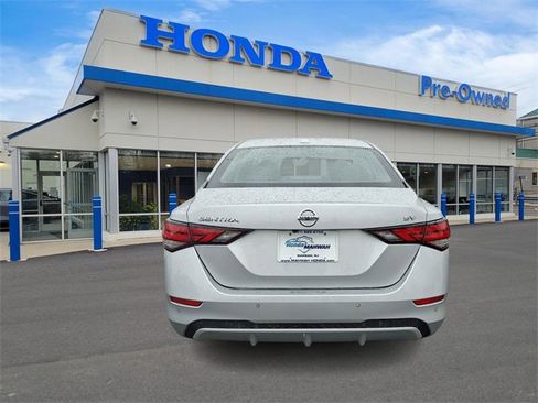 Used 2021 Nissan Sentra SV image 5