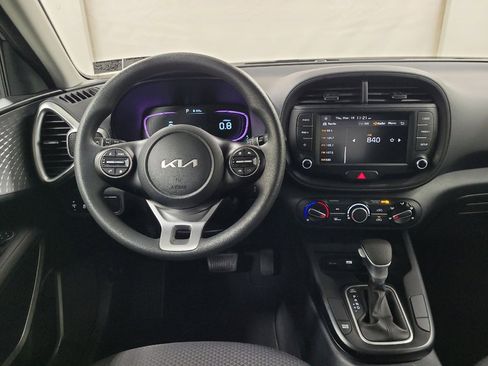 Used 2025 Kia Soul LX w/ LX Technology Package image 22