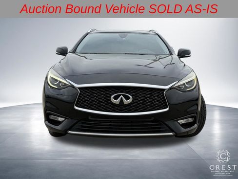 Used 2017 INFINITI QX30 Premium w/ Navigation Package image 2