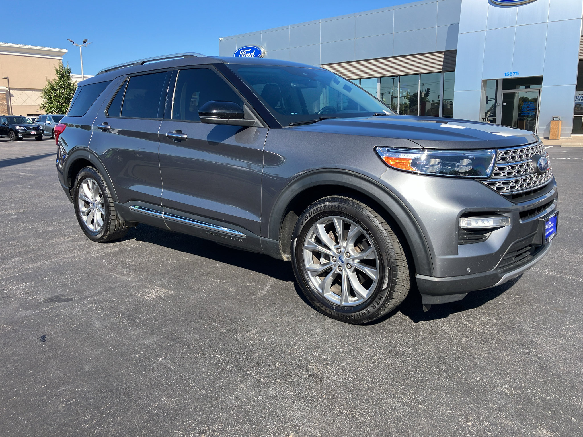 Used 2021 Ford Explorer Limited w/ Equipment Group 301A RWD image 8