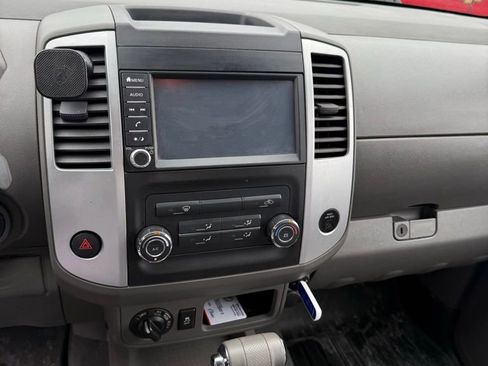 Used 2019 Nissan Frontier SV image 10