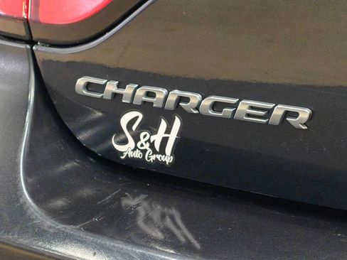 Used 2018 Dodge Charger SXT RWD image 44