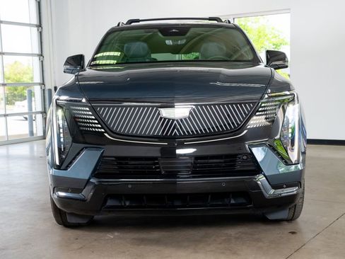 Used 2026 Cadillac Escalade IQ Sport 2 w/ LPO, Etrunk Organizer Package AWD/4WD image 3