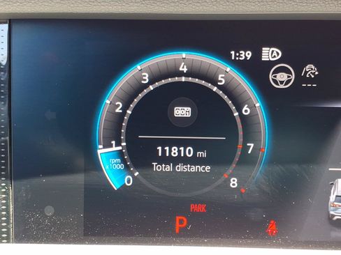 Certified 2025 Volkswagen Tiguan S FWD image 33