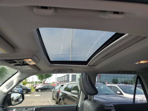 Used 2024 Toyota 4Runner SR5 Premium w/ Moonroof Package AWD/4WD image 18