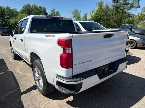 Used 2020 Chevrolet Silverado 1500 Custom w/ Custom Value Package AWD/4WD image 7