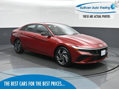 Used 2025 Hyundai Elantra Sport FWD image 1