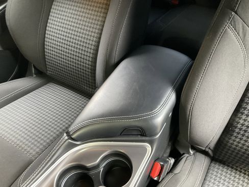 Used 2021 Dodge Challenger SXT w/ Blacktop Package image 17