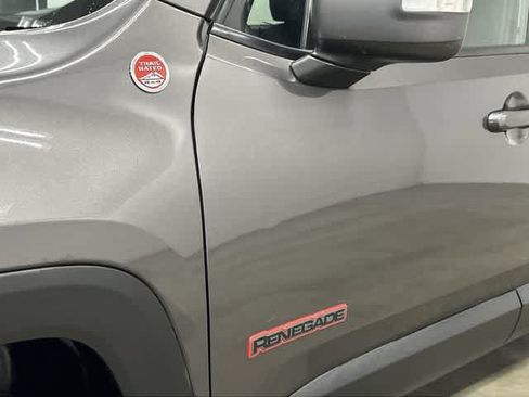 Used 2021 Jeep Renegade Trailhawk AWD/4WD image 30