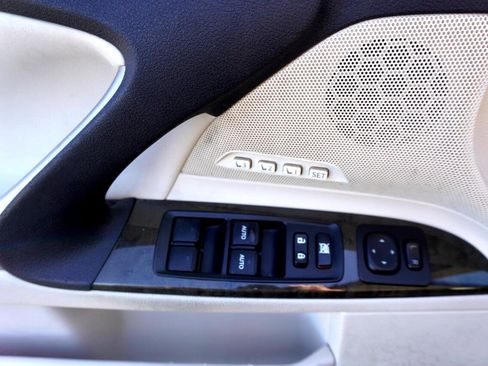 Used 2010 Lexus IS 350C image 30