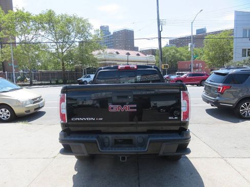 Used 2018 GMC Canyon SLE w/ Nightfall Edition AWD/4WD image 9