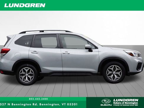 Used 2020 Subaru Forester Premium image 2