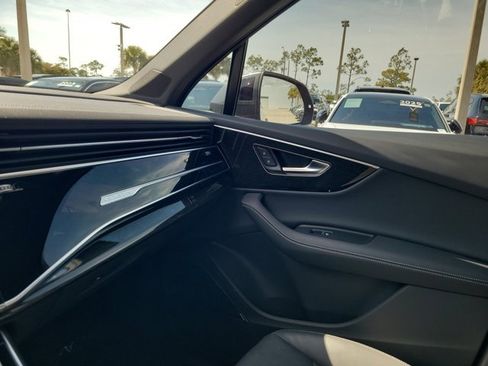 Used 2025 Audi Q7 3.0T Premium Plus w/ Premium Plus Package image 27