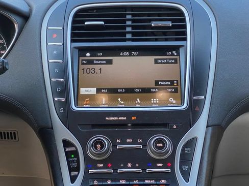 Used 2016 Lincoln MKX Select w/ Select Plus Package FWD image 21