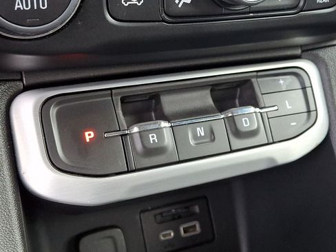 Used 2023 GMC Acadia SLE w/ Driver Convenience Package FWD image 15